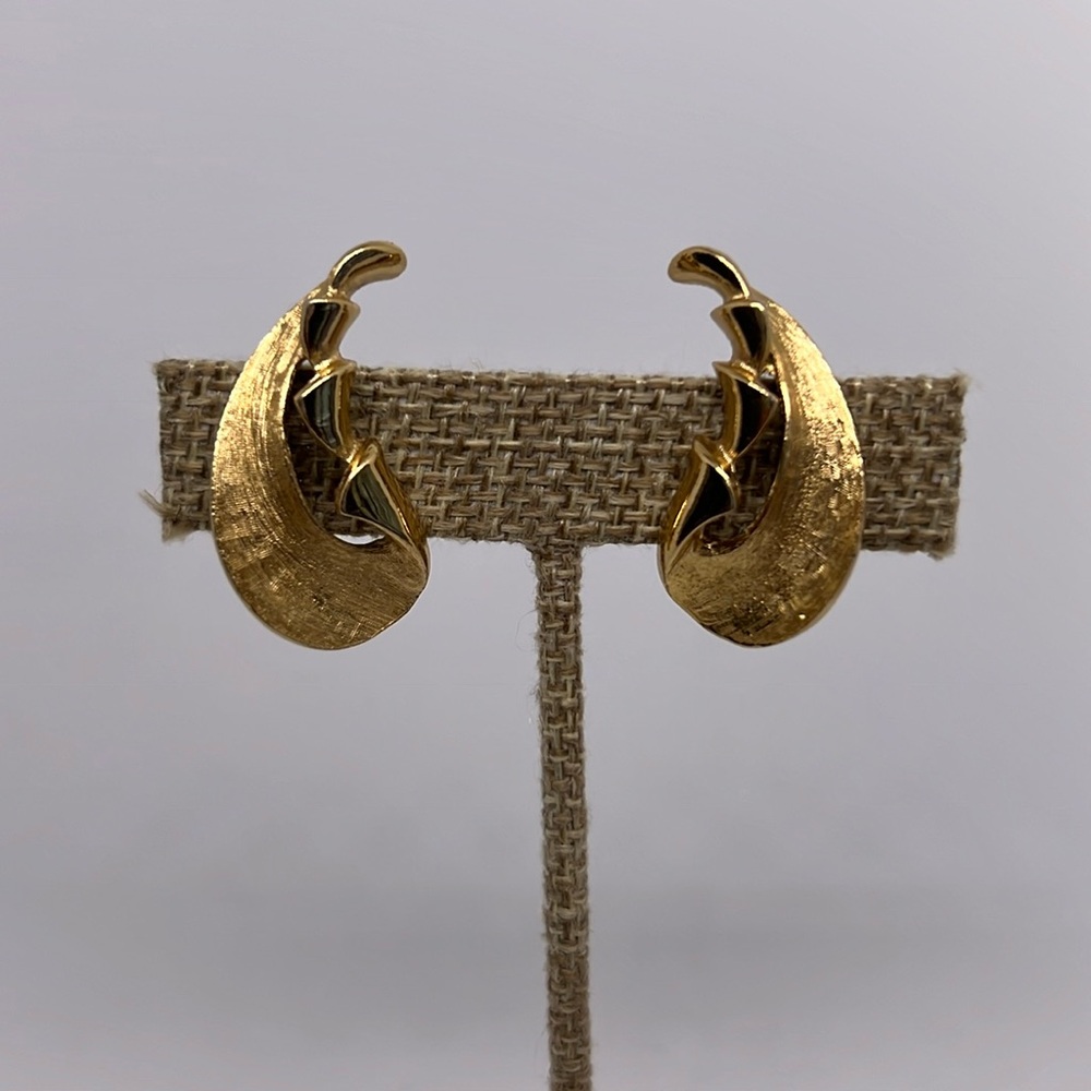 Vintage Monet clip on earrings